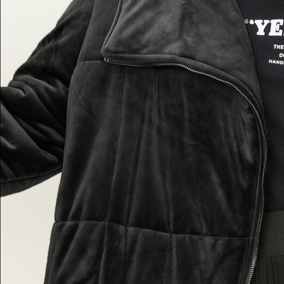 Last 2 - Store Closing‼️ Black Puffer Jacket - Picture 5 of 6